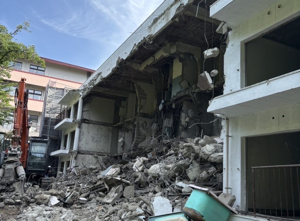 解体工事 集合住宅